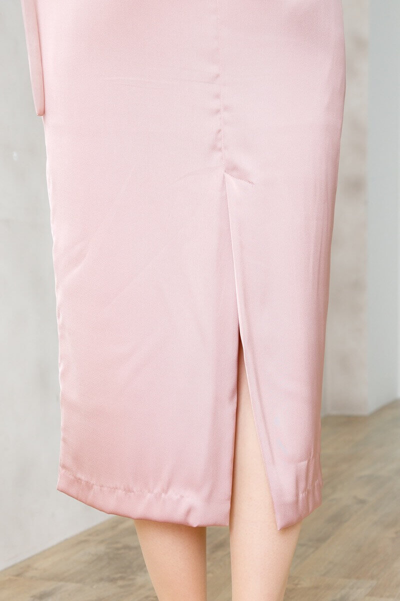 ピンクのオフショルトップス付きサテンドレスの商品画像6