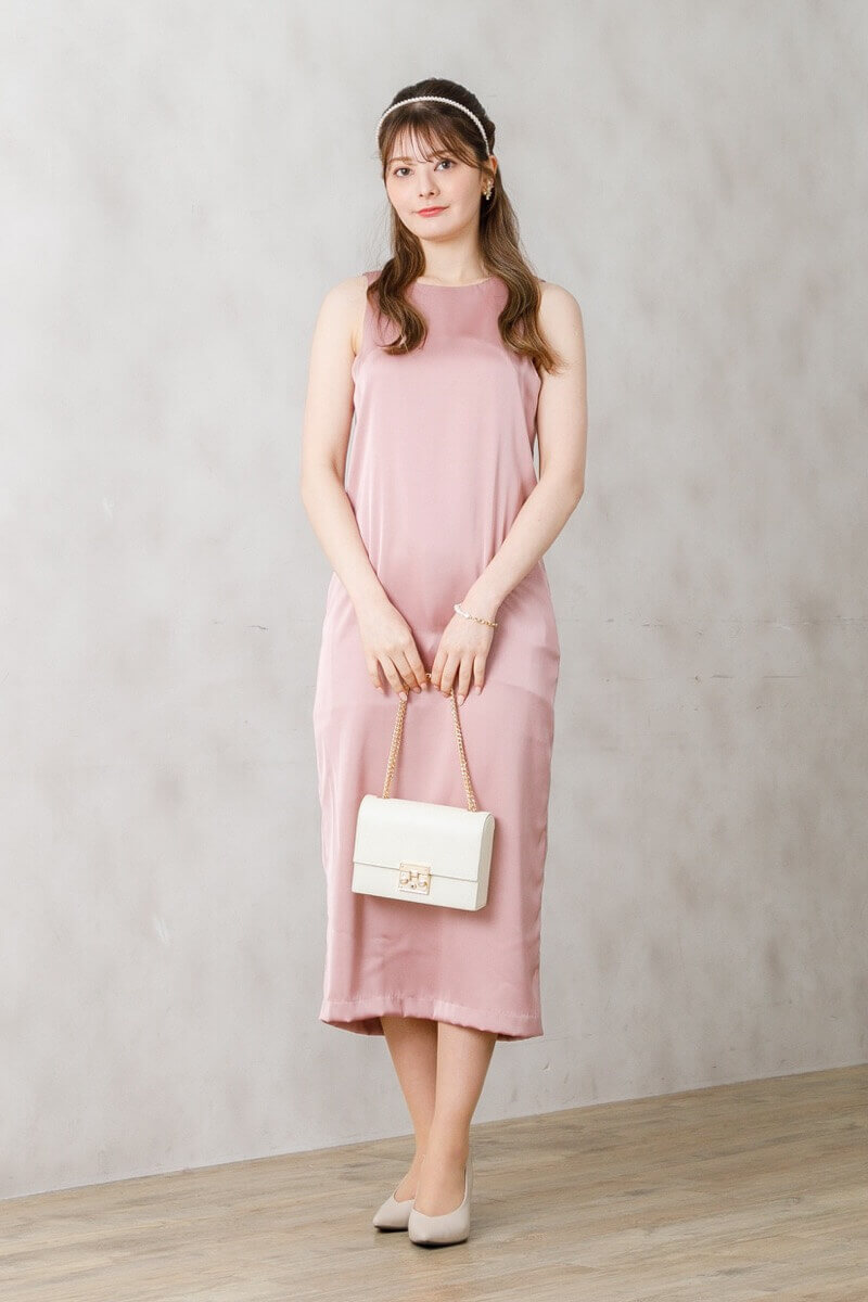 ピンクのオフショルトップス付きサテンドレスの商品画像7