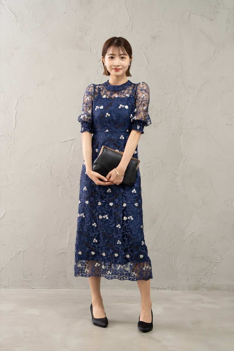 ダークブルーのアンティーク刺繍ドレスの商品画像1