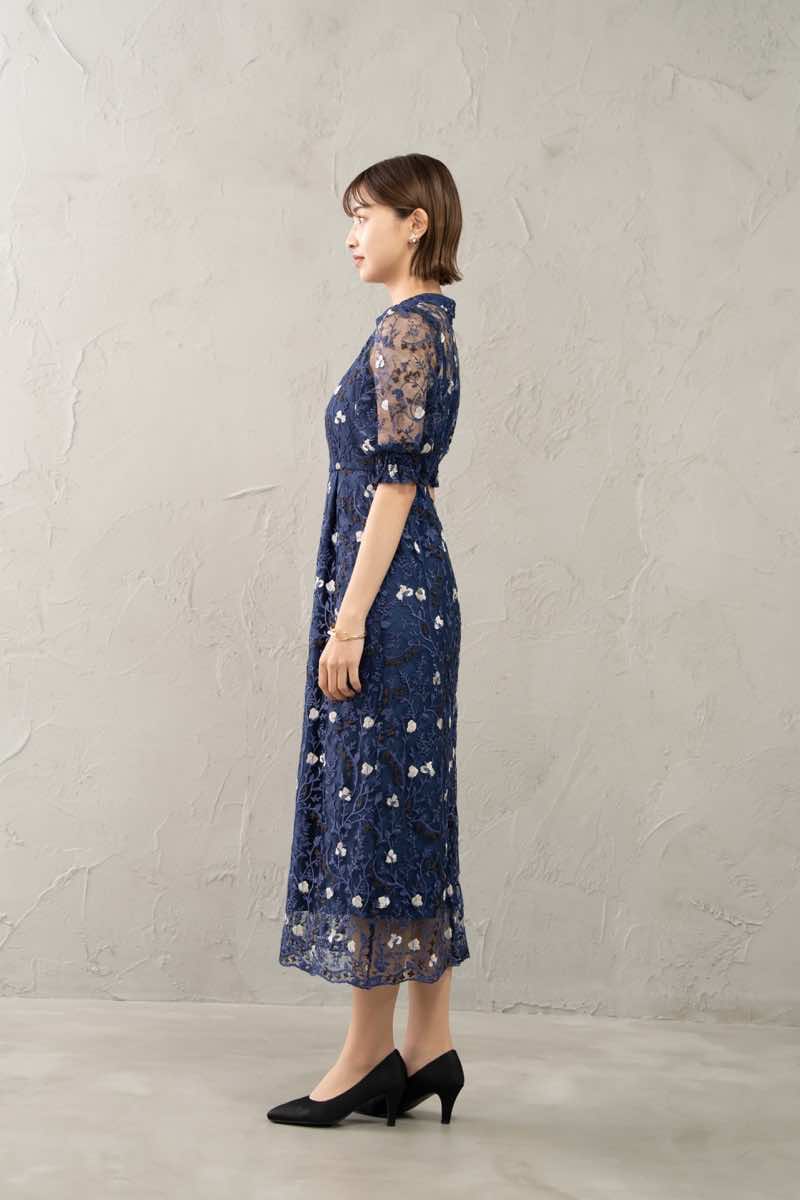 ダークブルーのアンティーク刺繍ドレスの商品画像3