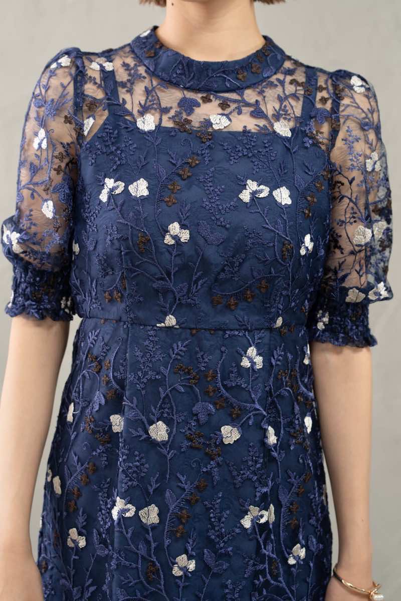 ダークブルーのアンティーク刺繍ドレスの商品画像5