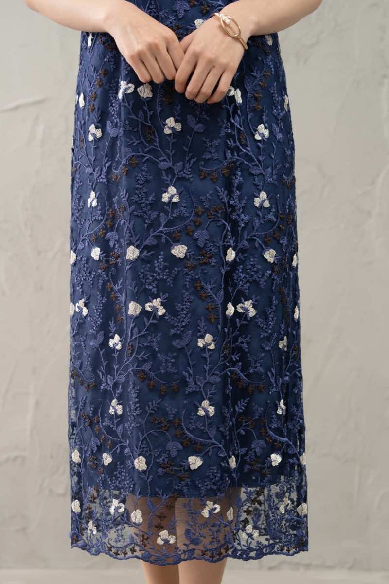 ダークブルーのアンティーク刺繍ドレスの商品画像6
