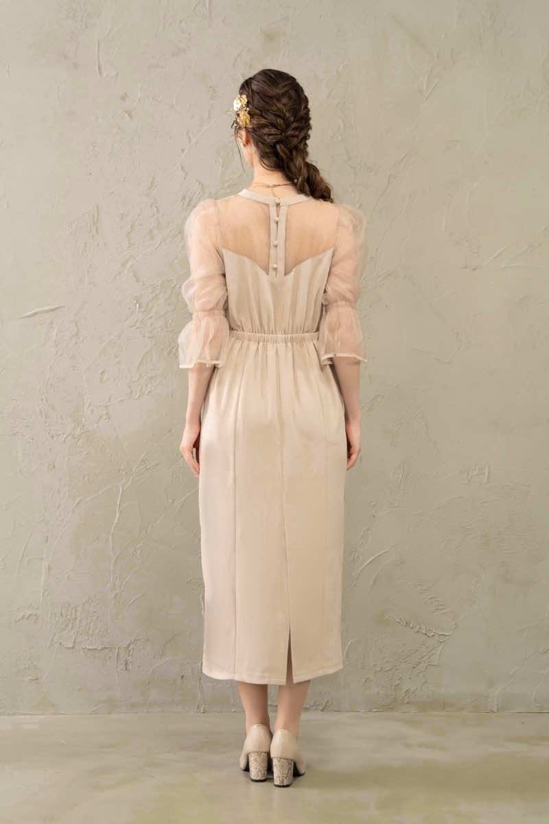 ピンクベージュのキャンディスリーブタイトドレスの商品画像4