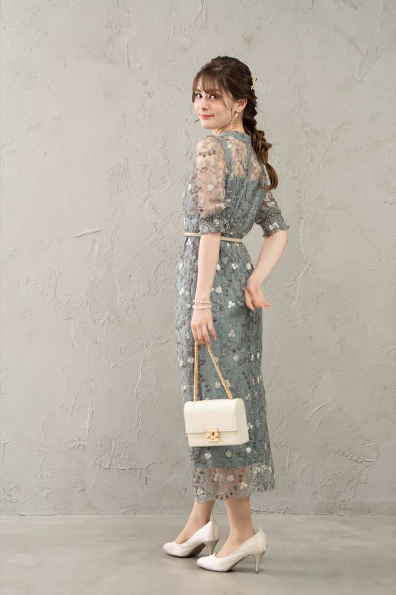 ライトカーキのアンティーク刺繍ドレスの商品画像1