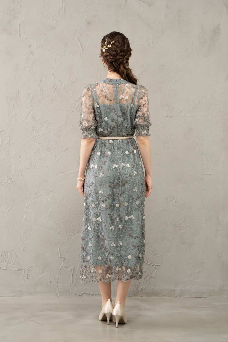 ライトカーキのアンティーク刺繍ドレスの商品画像4