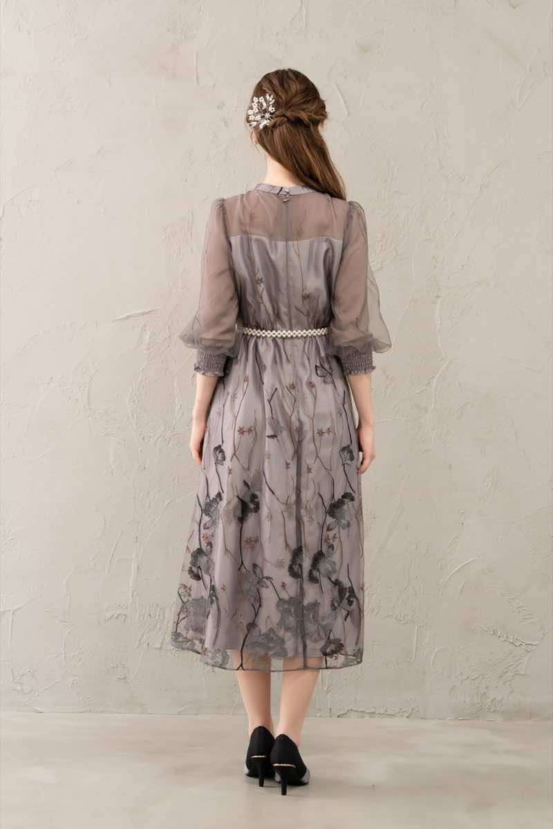 グレイッシュパープルのエンブロイダリレースドレスの商品画像4