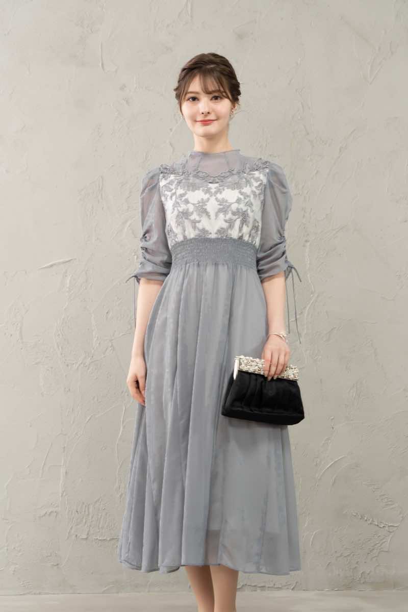 ブルーグレーのフラワーレースオーガンジードレスの商品画像2