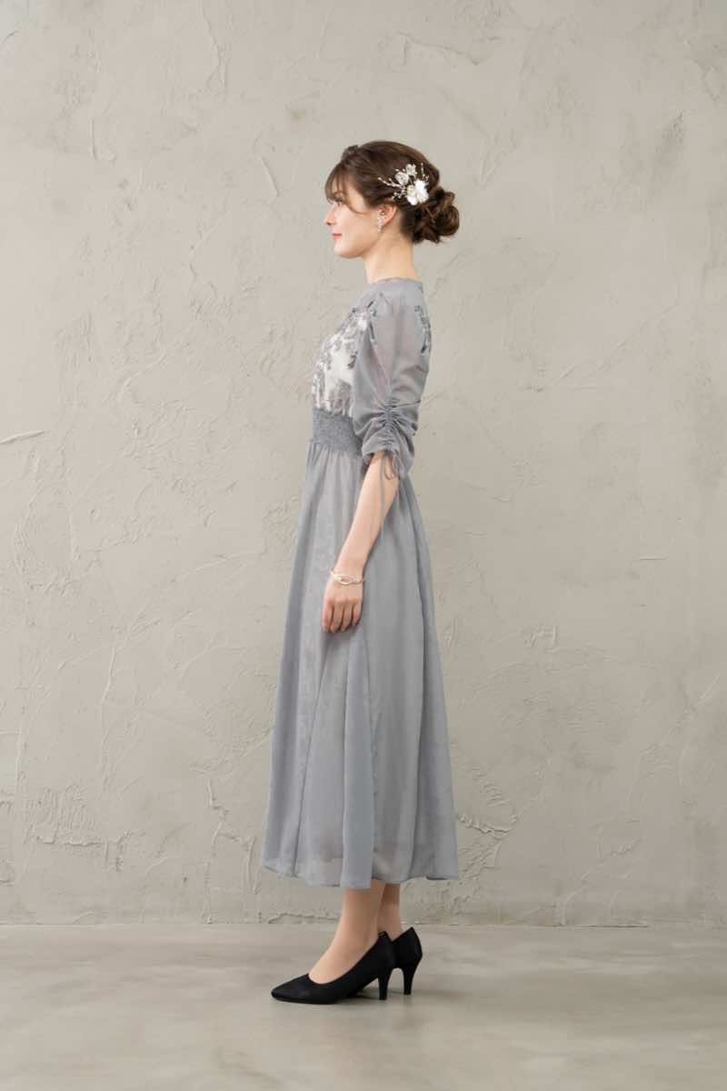 ブルーグレーのフラワーレースオーガンジードレスの商品画像3