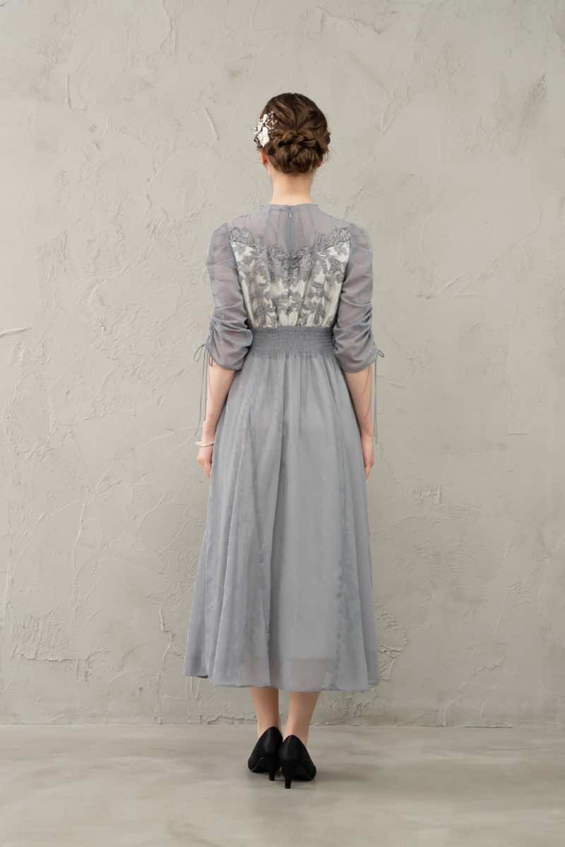 ブルーグレーのフラワーレースオーガンジードレスの商品画像4