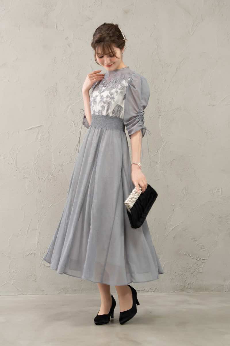 ブルーグレーのフラワーレースオーガンジードレスの商品画像9