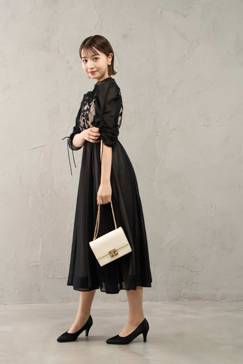 ブラックのフラワーレースオーガンジードレスの商品画像8