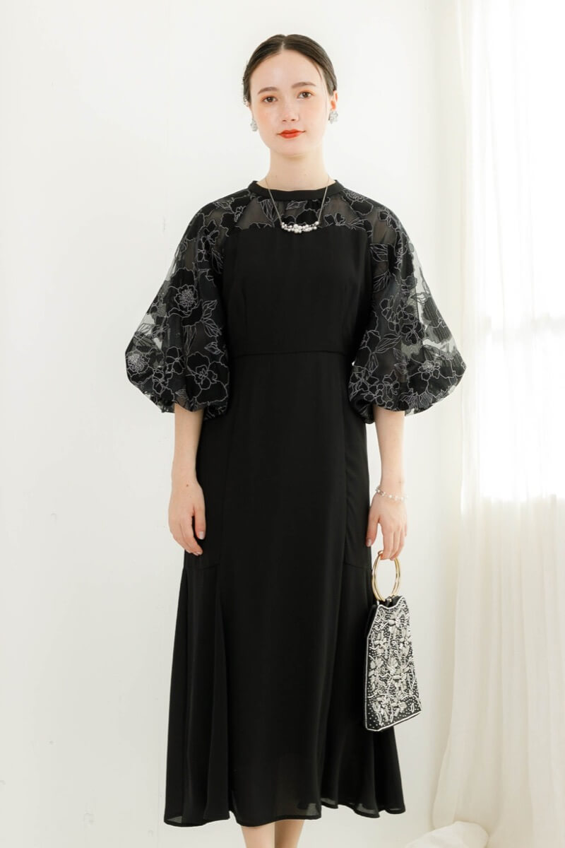 ブラックの花柄オパールドレスの商品画像1