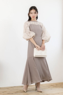 グレージュの花柄オパールドレス<br>metoi | M | A-2702