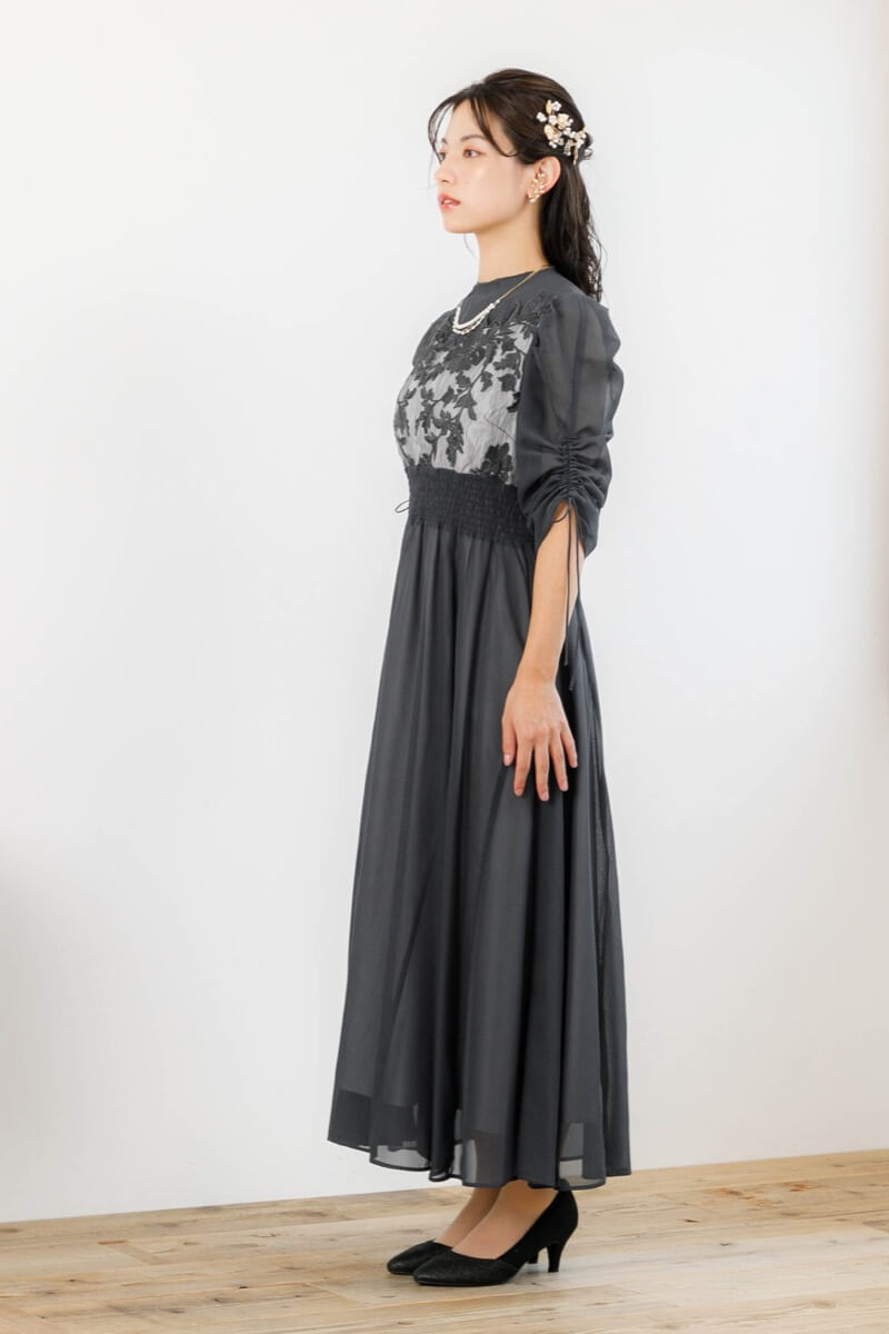 アーミーカーキのフラワーレースオーガンジードレスの商品画像3