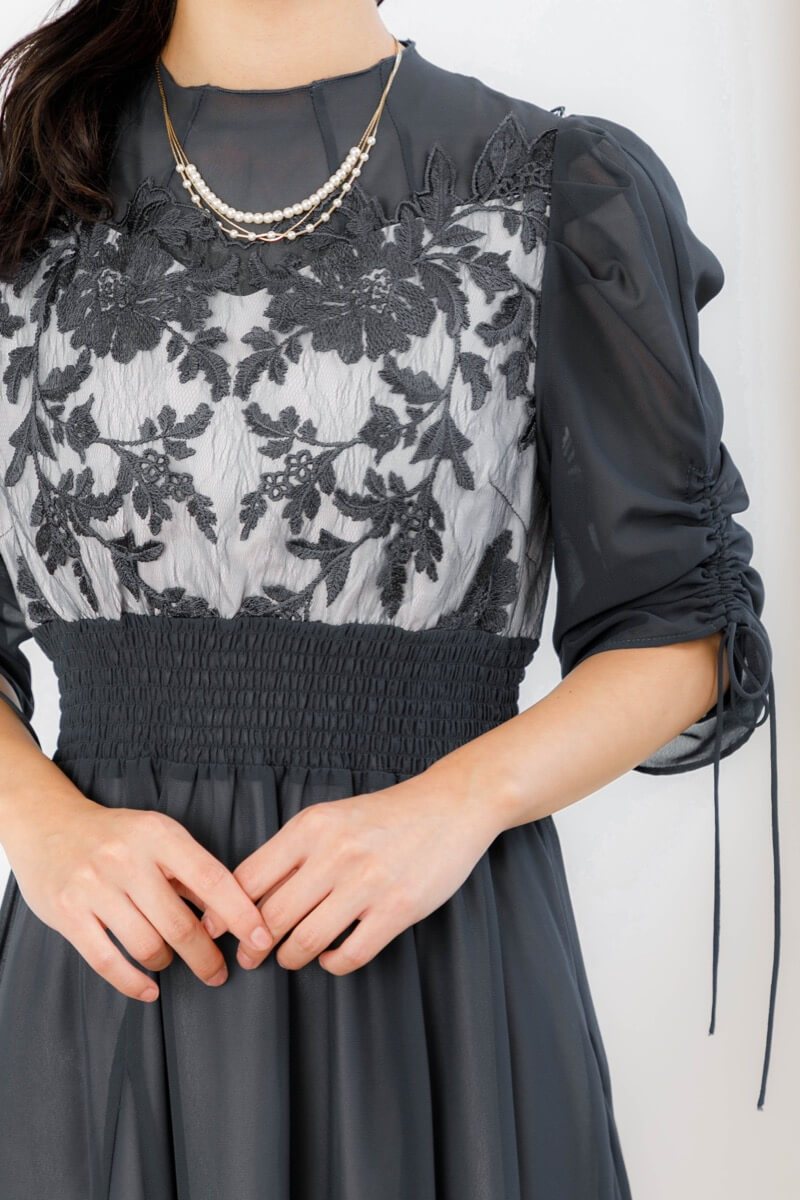 アーミーカーキのフラワーレースオーガンジードレスの商品画像5