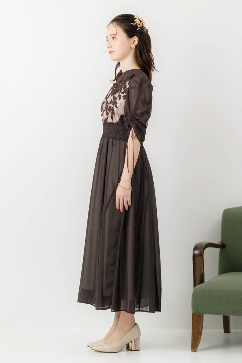 チャコールのフラワーレースオーガンジードレスの商品画像3