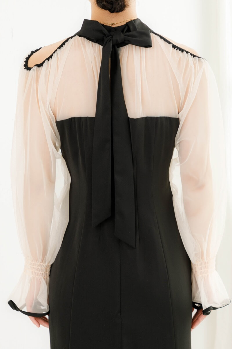 ブラックのショルダーカットアウトドレスの商品画像5