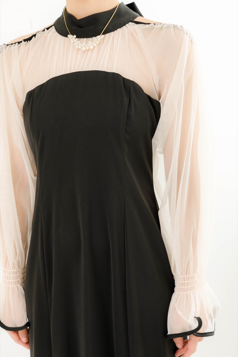 ブラックのショルダーカットアウトドレスの商品画像6