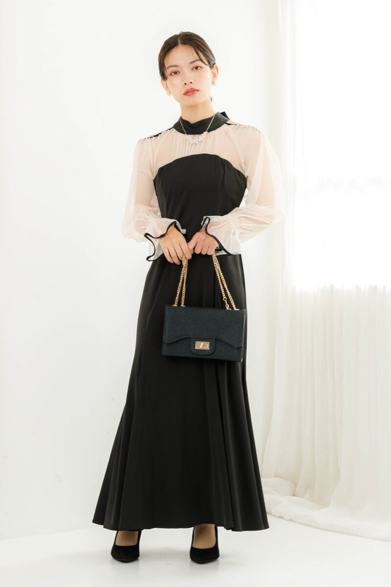 ブラックのショルダーカットアウトドレスの商品画像8