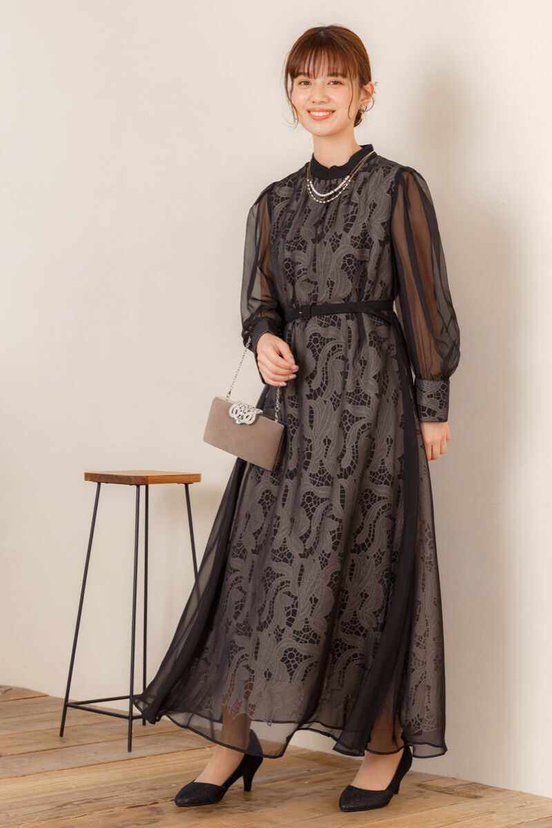 ブラックのベルト付きシアードレスの商品画像10