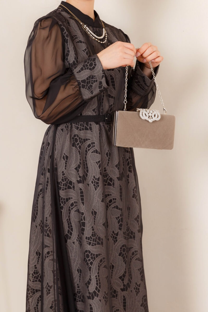 ブラックのベルト付きシアードレスの商品画像5