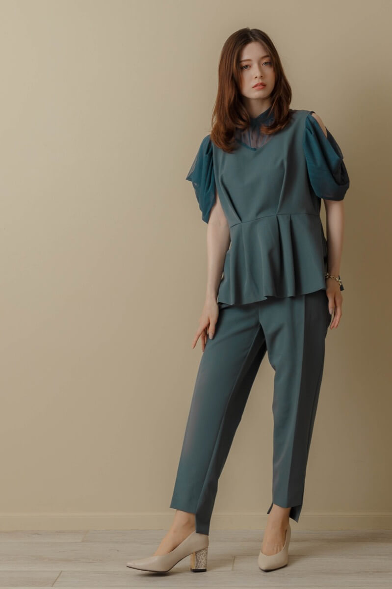 シックターコイズのオープンショルダーパンツドレスの商品画像1