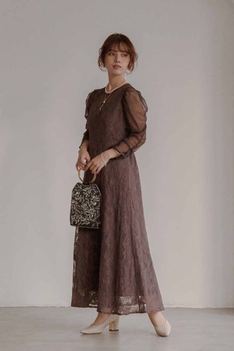 チャコールのギャザースリーブレースドレスの商品画像1