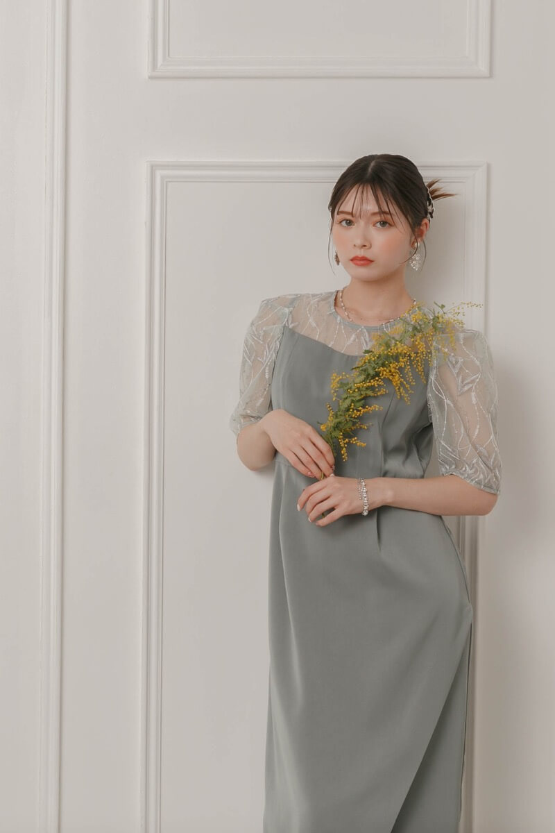 グリーンのリーフ刺繍ラップドレスの商品画像1