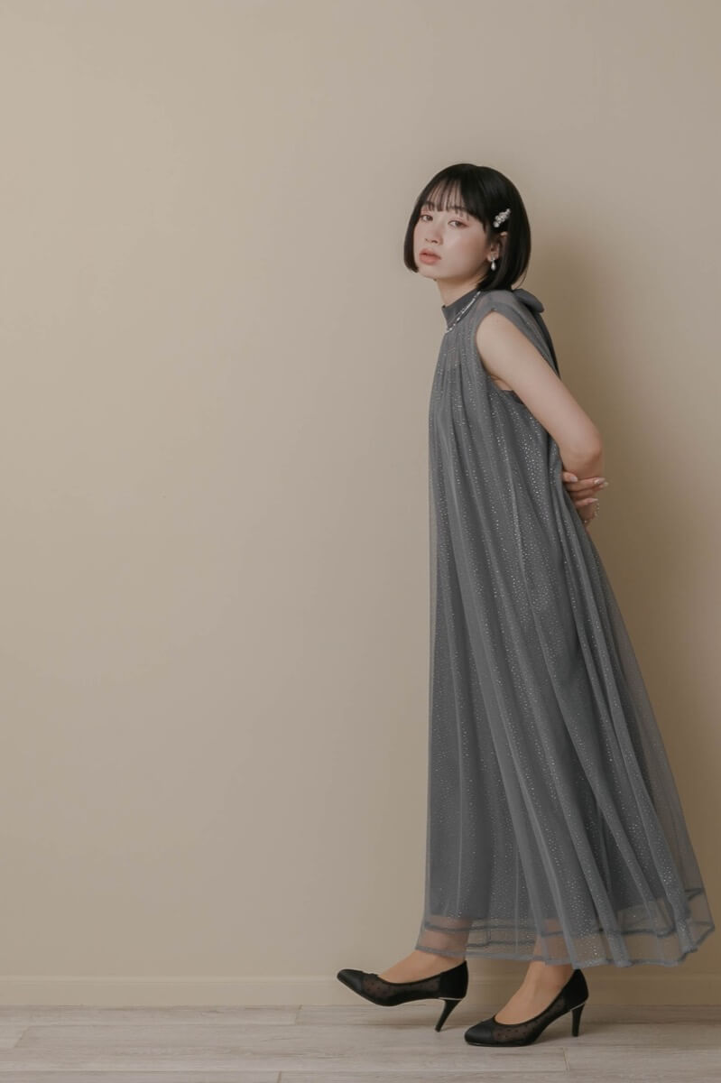 ブルーのシアーラメドレス