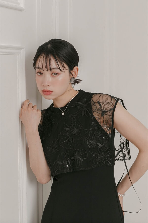 ブラックのスパンコールレースドレス | metoi | M | A-2933