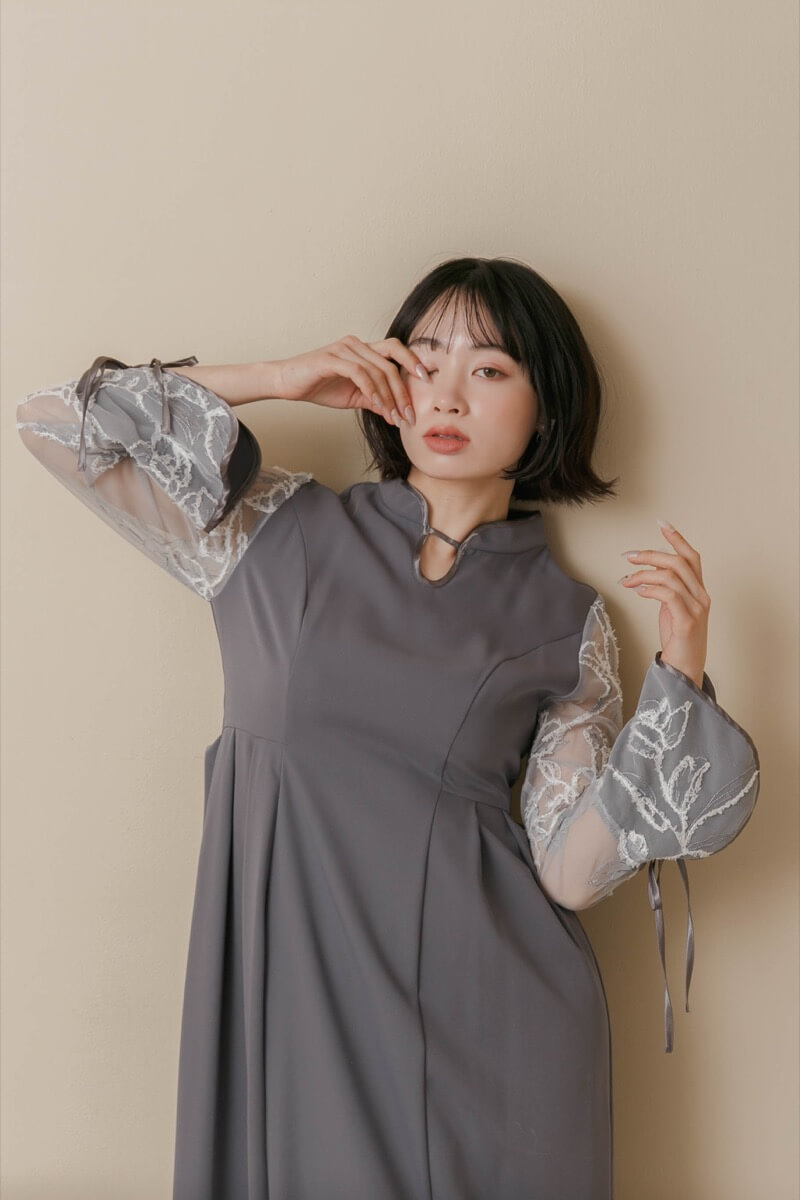 グレーのフェザーフラワーコクーンドレスの商品画像9 グレーのフェザーフラワーコクーンドレスの商品画像9