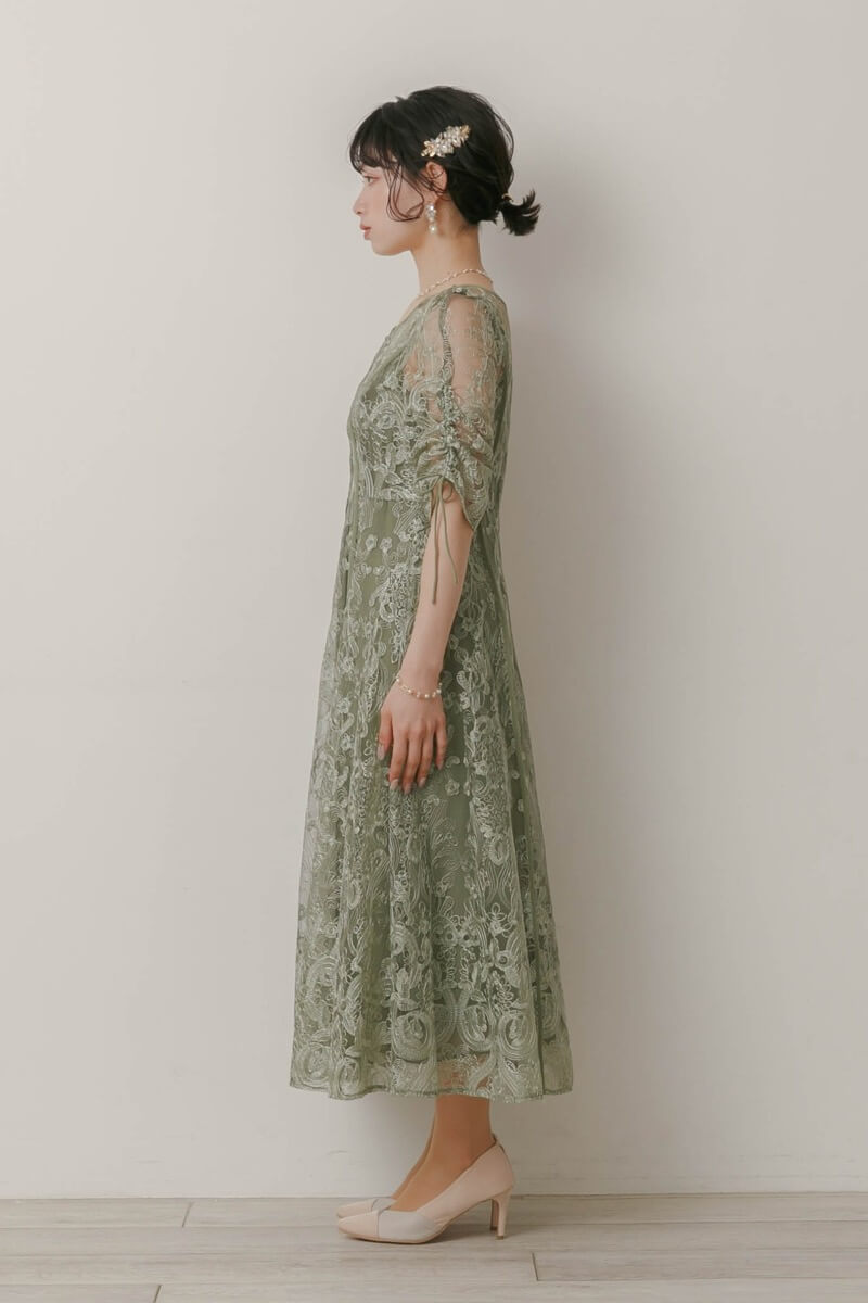 グリーンのエンブロイダリーレイヤードドレスの商品画像3