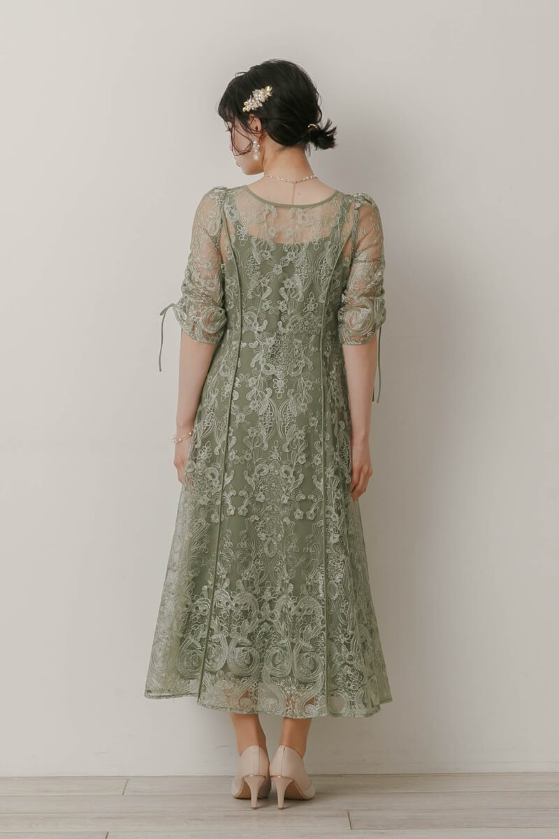 グリーンのエンブロイダリーレイヤードドレスの商品画像4