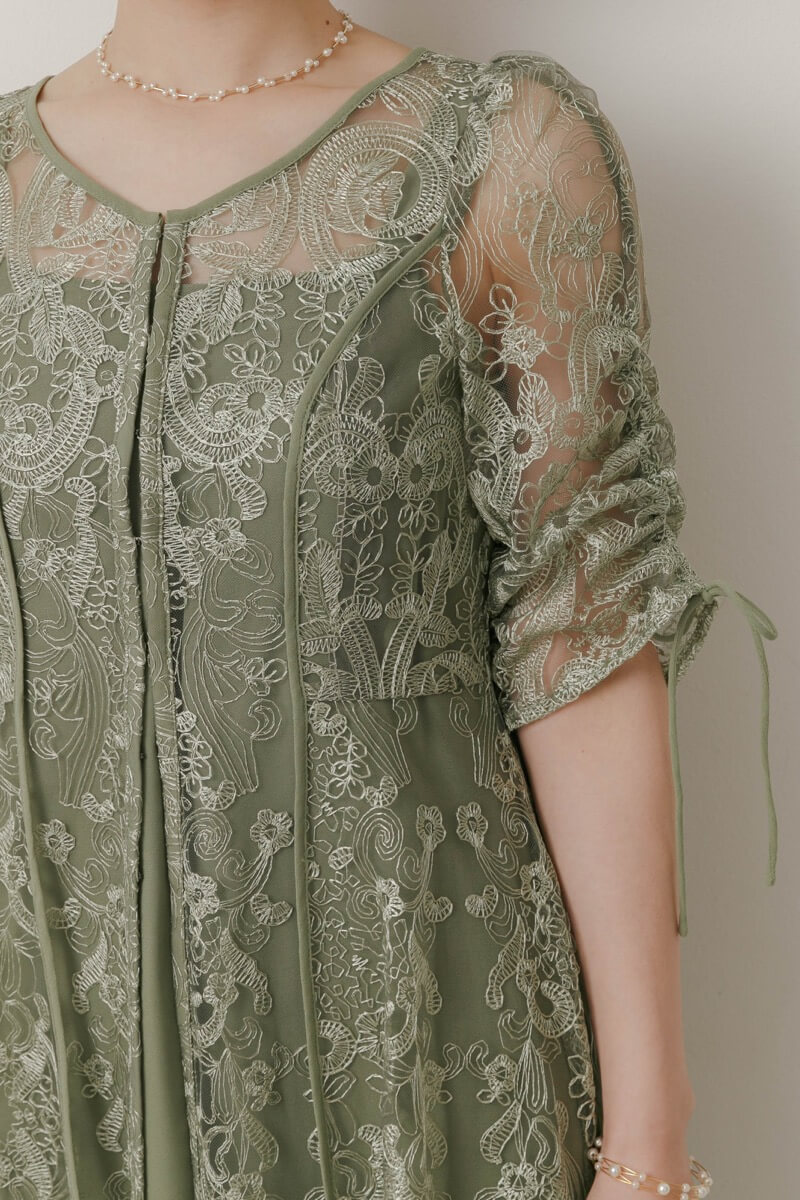 グリーンのエンブロイダリーレイヤードドレスの商品画像5