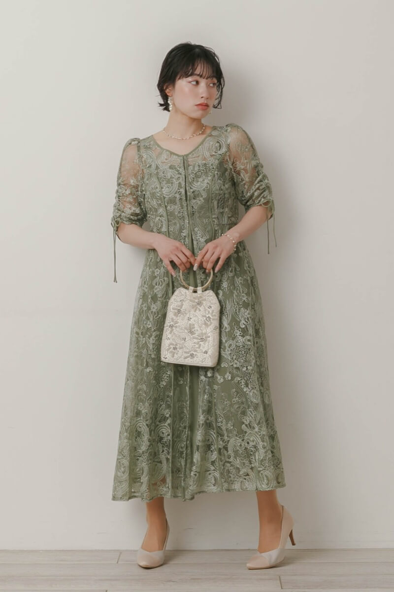 グリーンのエンブロイダリーレイヤードドレスの商品画像9