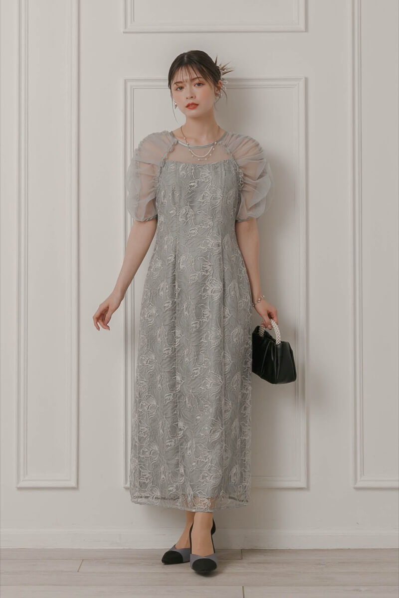 ブルーのフラワーチュールギャザードレス