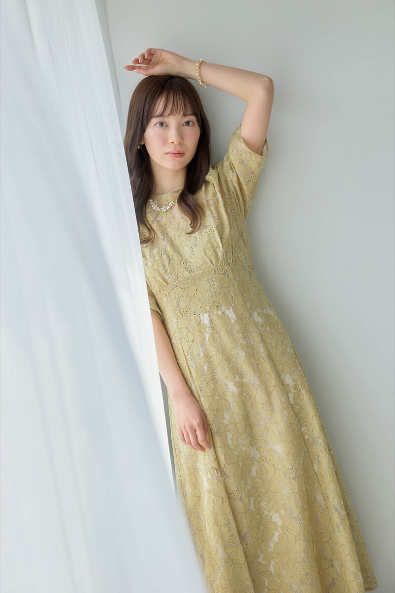 イエローの総レースダブルバックリボンドレスの商品画像11