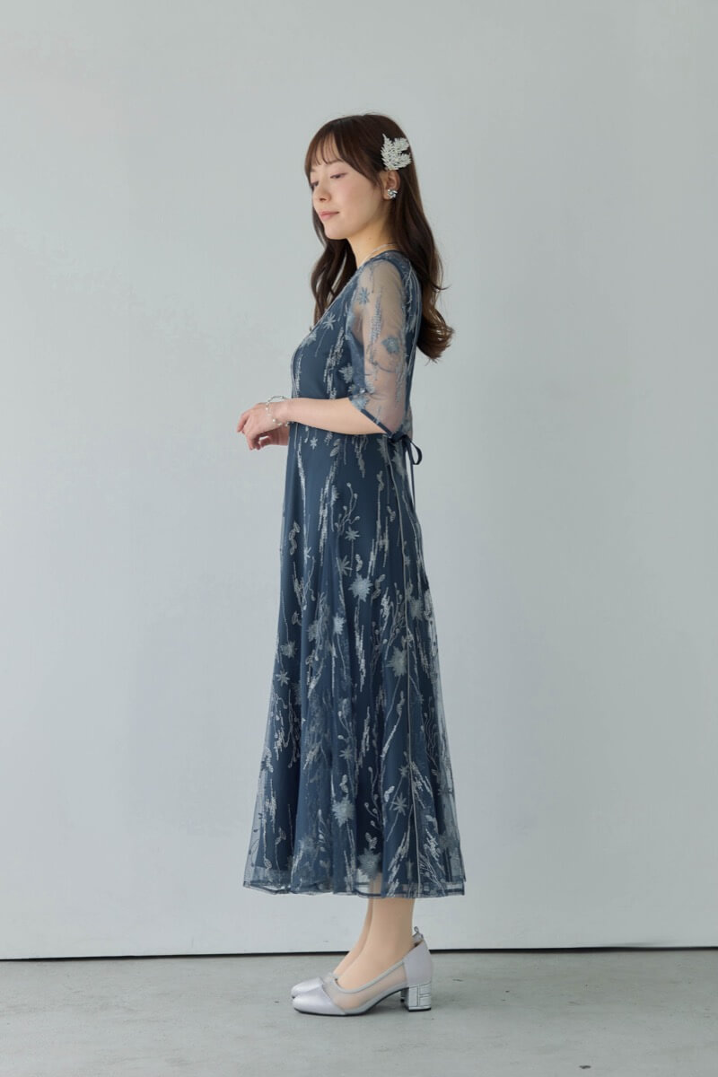 ブルーのフラワーチュールドレスの商品画像3