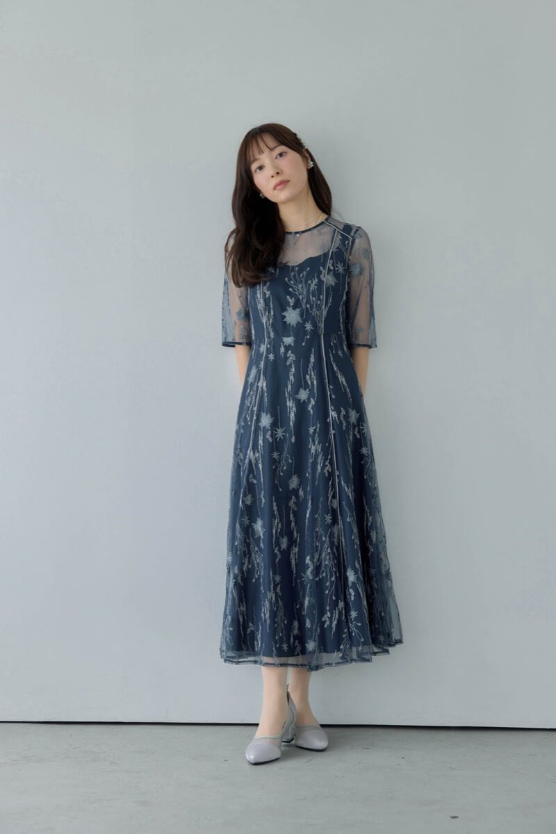 ブルーのフラワーチュールドレスの商品画像7