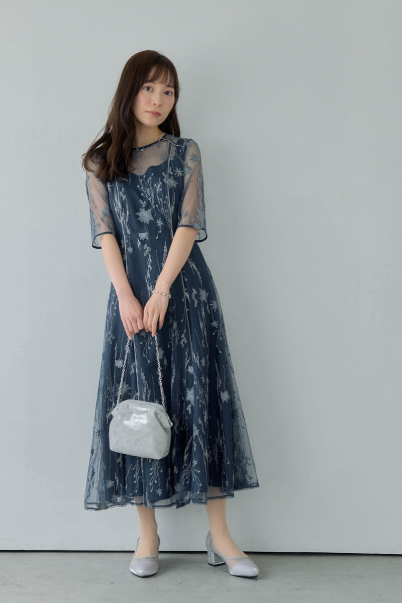 ブルーのフラワーチュールドレスの商品画像9