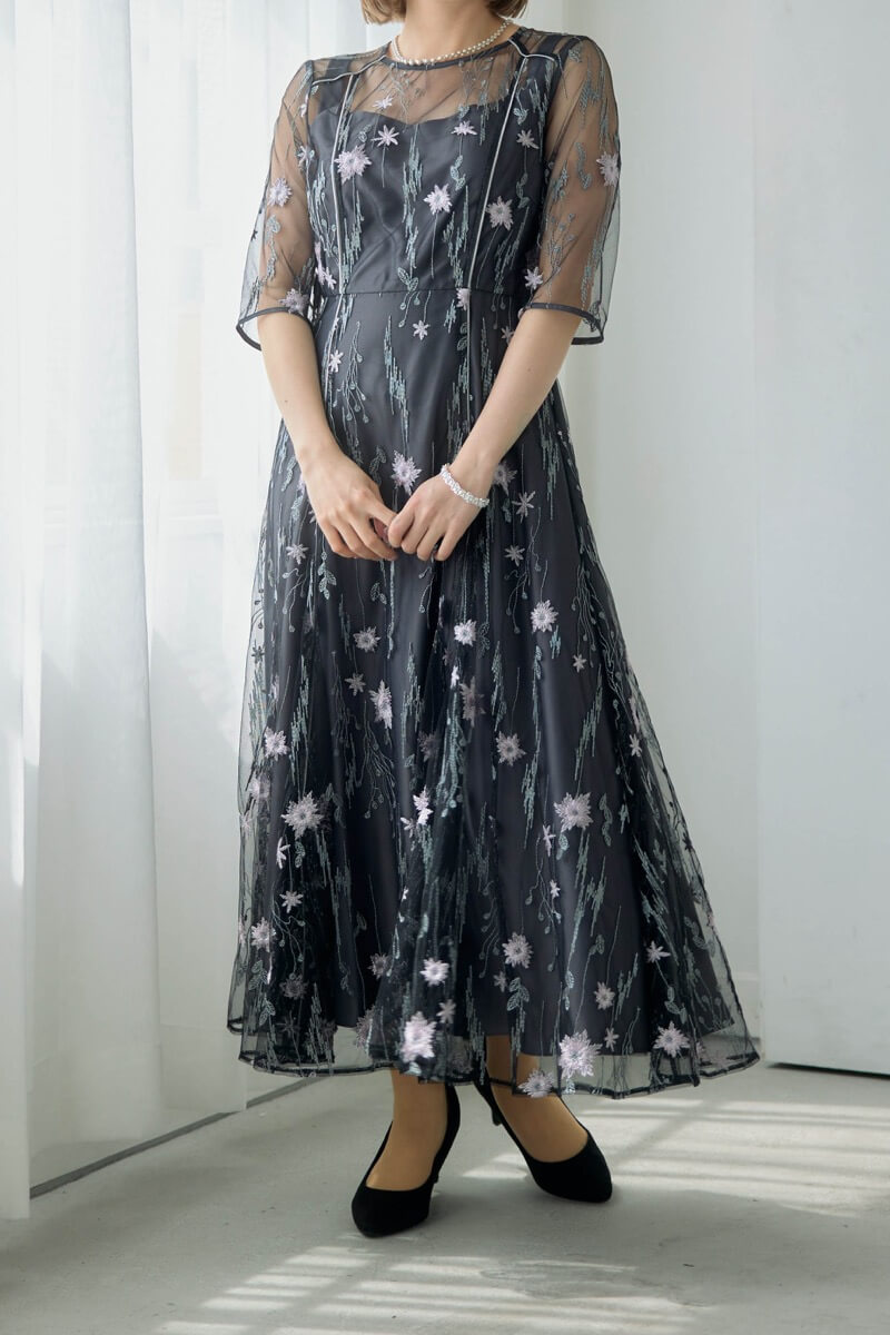 ブラックのフラワーチュールドレスの商品画像10