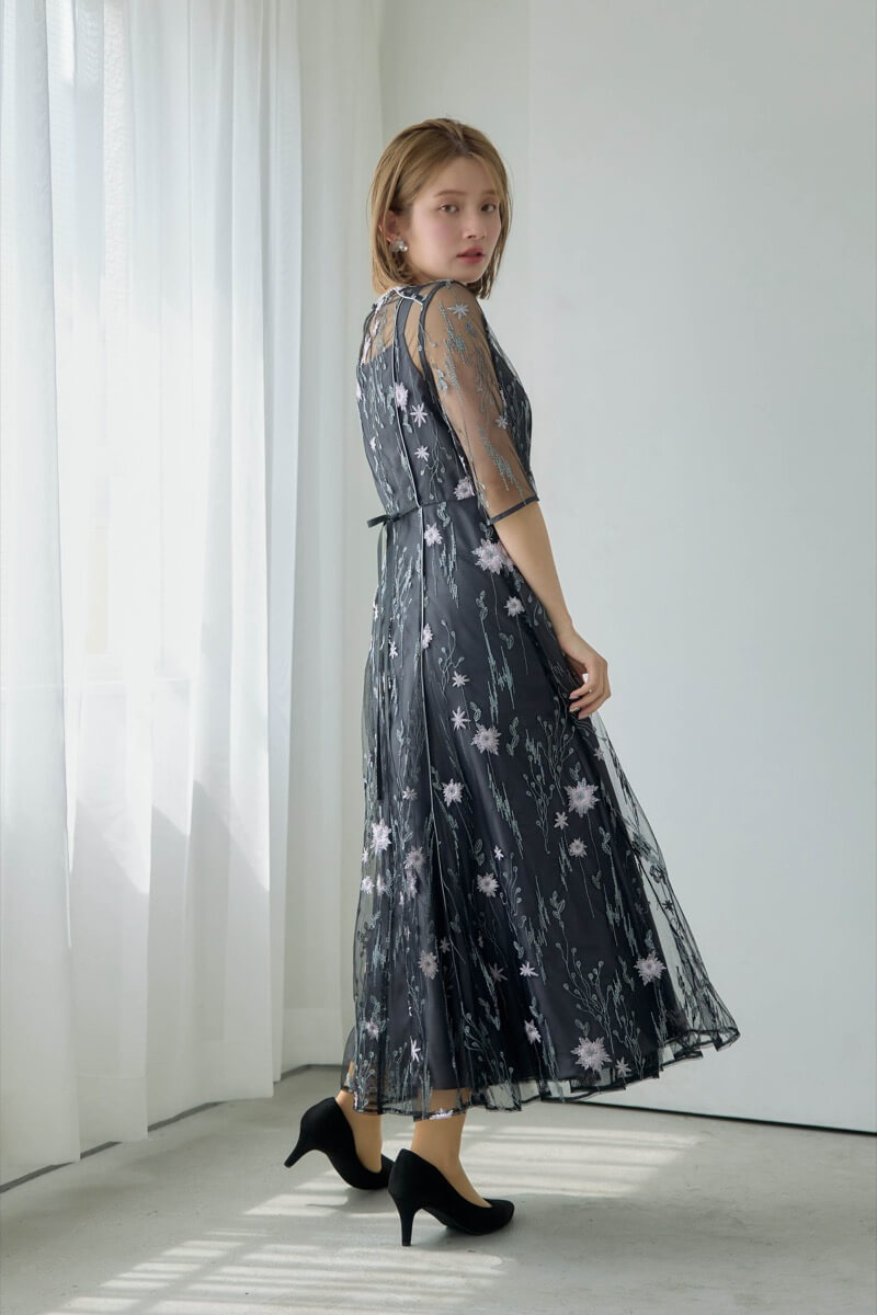 ブラックのフラワーチュールドレスの商品画像12