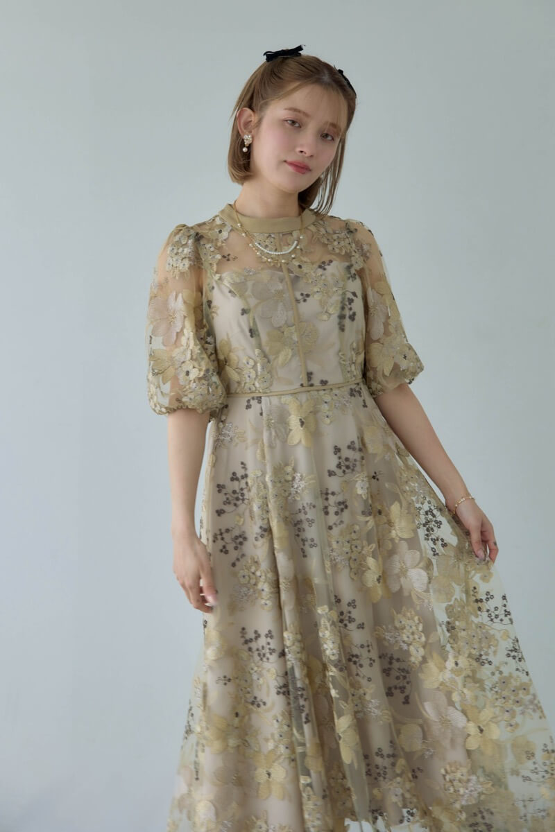 イエローのフラワーエンブロイダリードレスの商品画像7