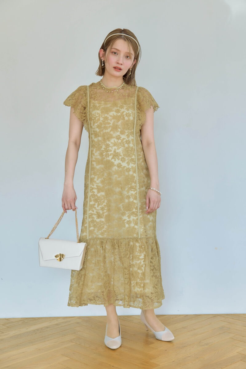 イエローのフラワーレースドレス