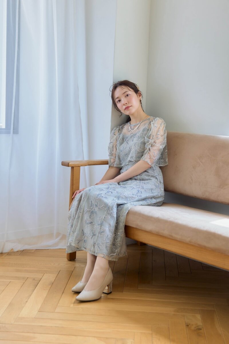 グレイッシュグリーンのエンブロイダリーレイヤードドレスの商品画像11