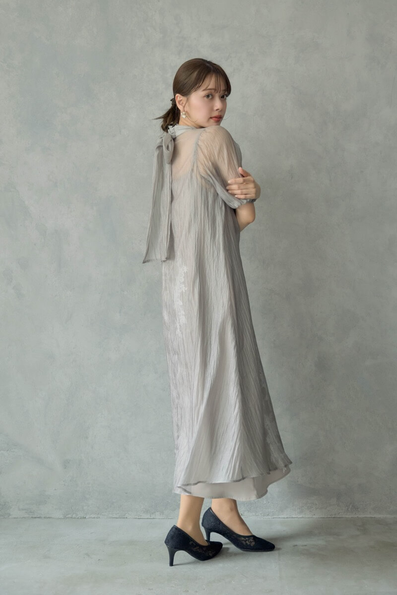グレイッシュベージュのバックリボンシアーオーガンジードレスの商品画像11 グレイッシュベージュのバックリボンシアーオーガンジードレスの商品画像11