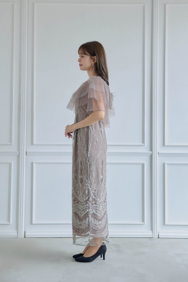 ブラウンのマルチケープ付きIラインドレスの商品画像3