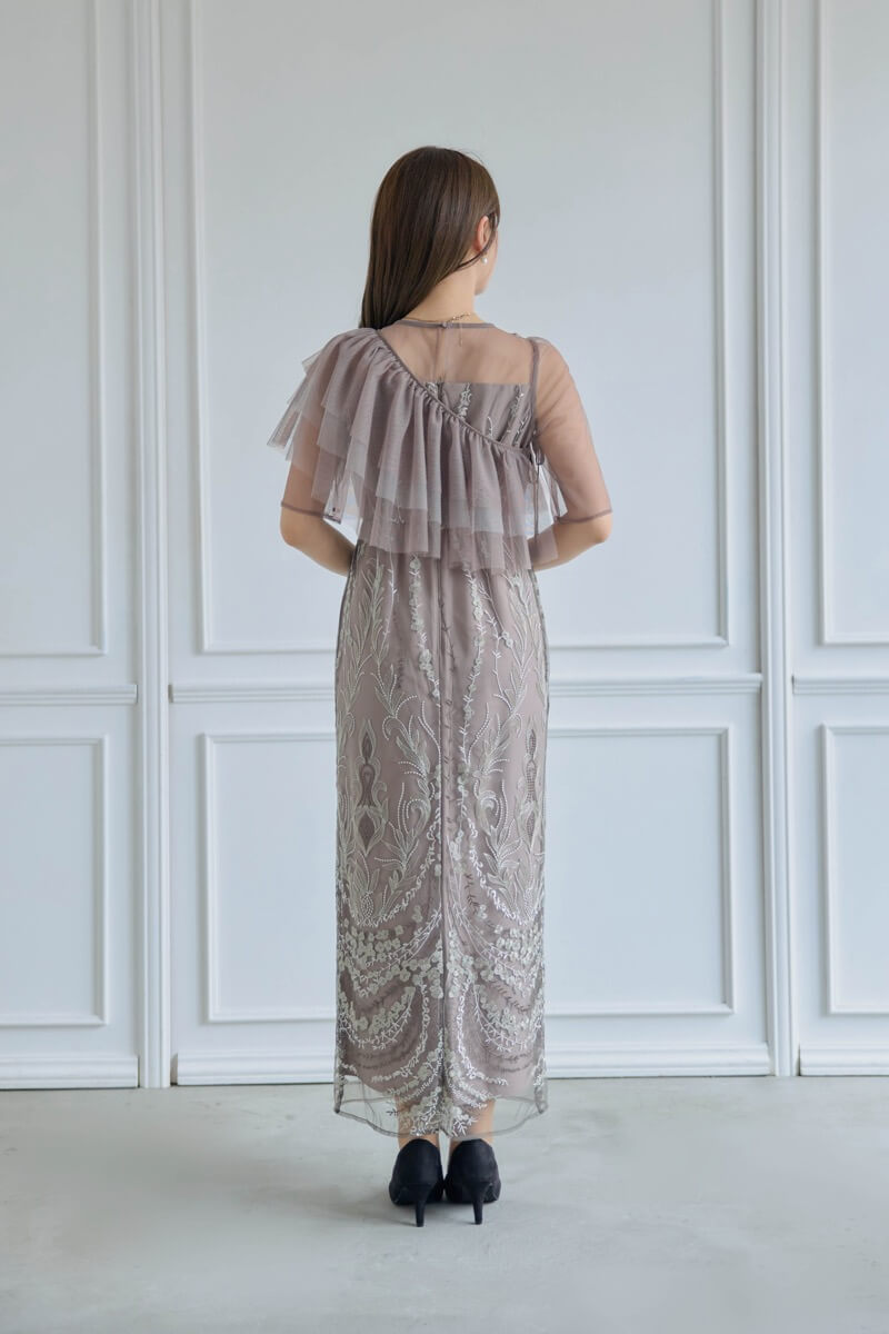 ブラウンのマルチケープ付きIラインドレスの商品画像4