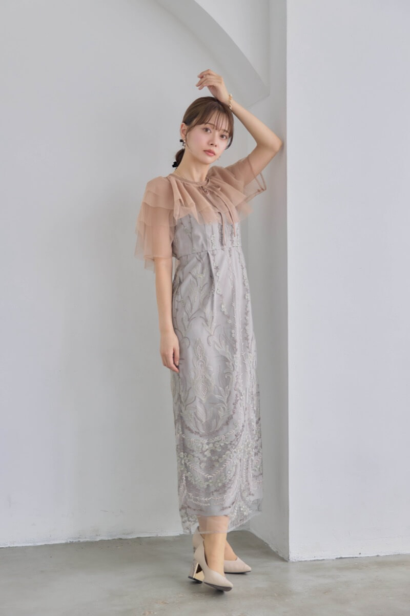 ベージュのマルチケープ付きIラインドレスの商品画像10 ベージュのマルチケープ付きIラインドレスの商品画像10