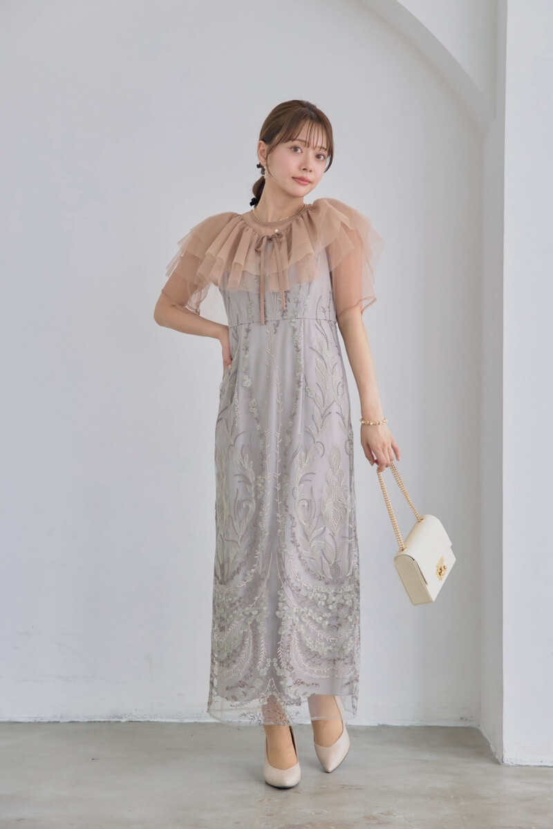 ベージュのマルチケープ付きIラインドレスの商品画像12 ベージュのマルチケープ付きIラインドレスの商品画像12